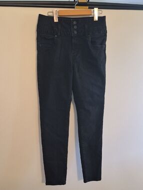 High-Rise Black Skinny Jeans with Triple-Button Waist